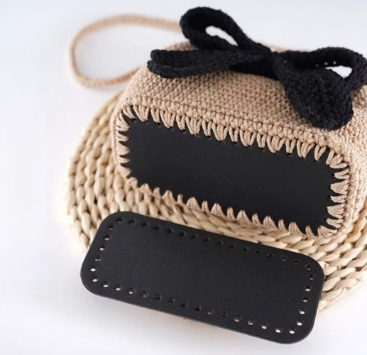 แผ่นหนังรองก้นกระเป๋าสำเร็จรูป ขนาด 8x18 cm. ทรงเหลี่ยม