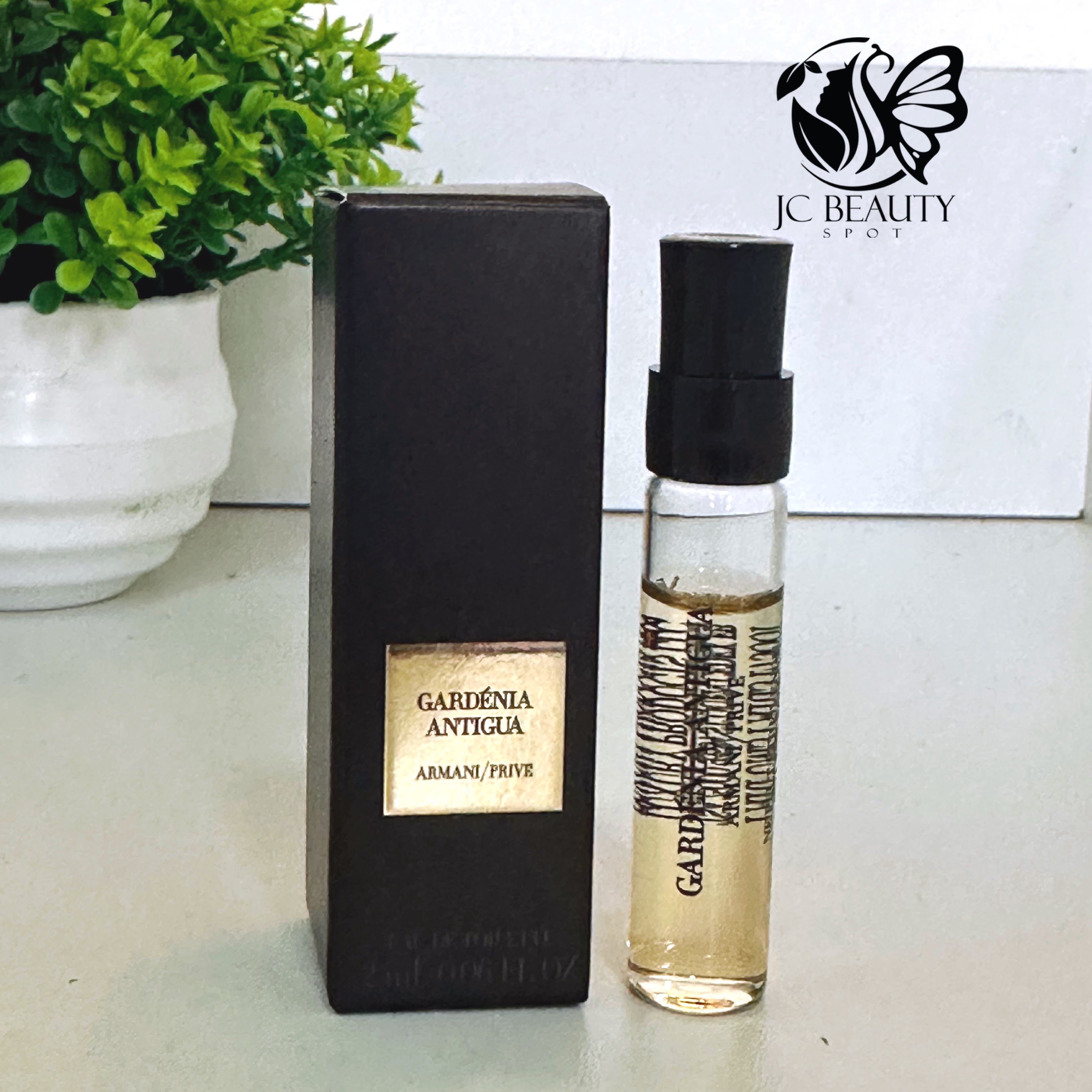 Gardénia Antigua Giorgio Armani for women and men Spray 2ml.
