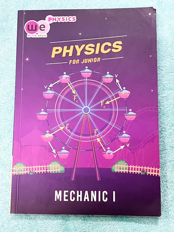 ►ฟิสิกส์ม.ต้น◄ หนังสือเรียนพิเศษ We Brain ระดับชั้นม.ต้น 5 เล่ม มีสรุปเนื้อหา สูตรสำคัญรวมถึง Tips เทคนิคลัดของอาจารย์ มีโจทย์ทบทวนประจำบท และเฉลย Assignment อย่างละเอียด มีแสดงวิธีทำอย่างละเอียด จดบางหน้า จดละเอียด หนังสือพิมพ์สีสวยงามบางหน้า