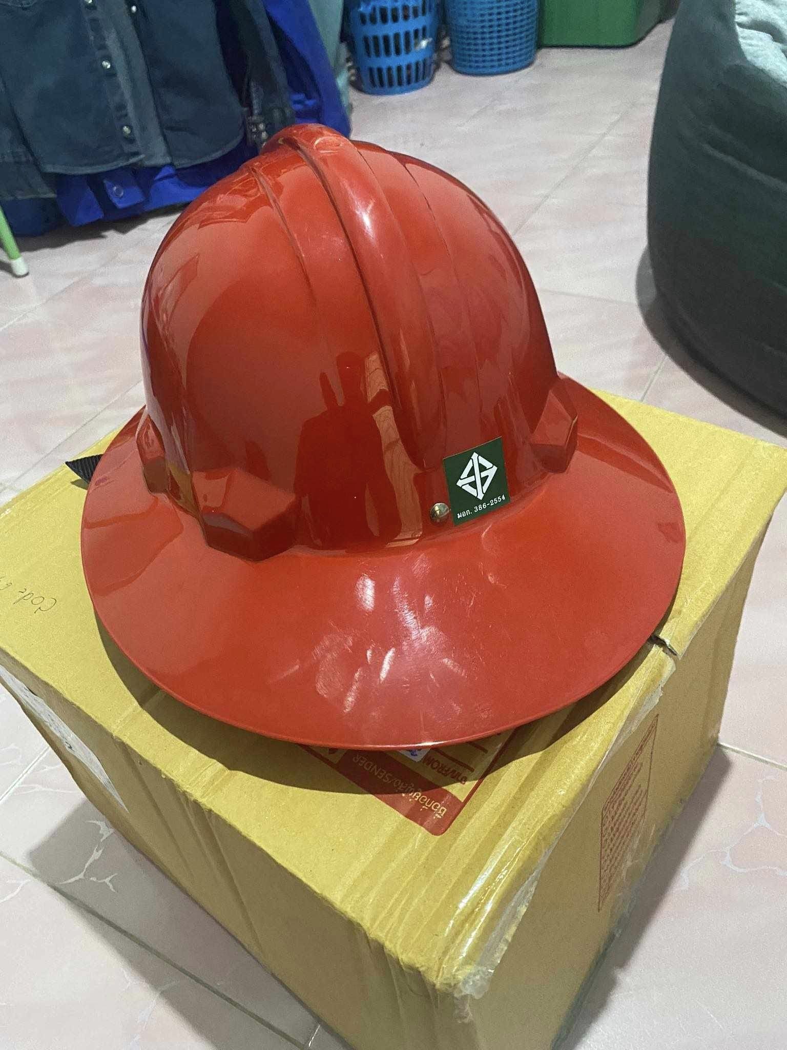 หมวกนิรภัย HARD HAT ปีกรอบ มาตรฐาน มอก. แบบปรับหมุน 6 จุด+สายรัดคางไนล่อน (แบบมีตัวล็อคตอกติดกับหมวก)