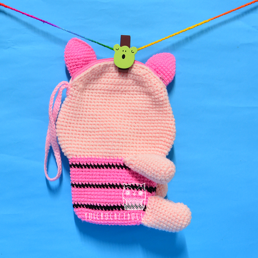 กระเป๋าไหมพรม สายคล้องมือ พิกเลต