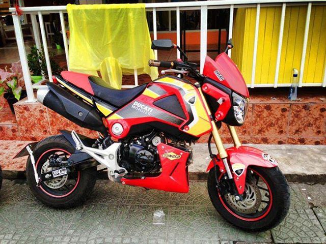 สติ๊กเกอร์ MSX-DUCATI ติดรถสีแดง