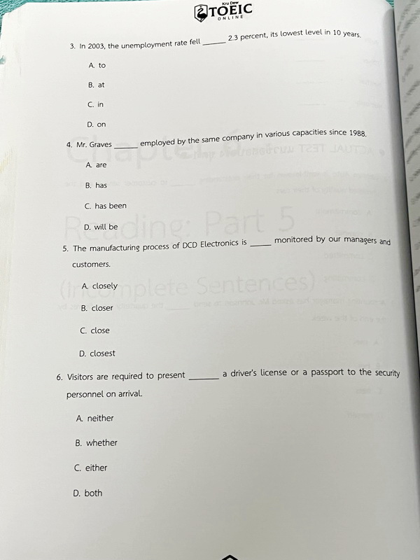 ►ครูดิว◄ หนังสือ KruDew คอร์สโทอิก เตรียมตัวสอบโทอิค TOEIC มีสรุปแกรมม่า มีช่องว่างเว้นไว้ให้เติมเองเยอะมาก มีโจทย์ข้อสอบ อาจารย์มีบอก7 นิสัยฝรั่งที่ TOEIC ชอบ เช่น ฝรั่งมีมารยาท ฝรั่งไม่กวนทีน ฝรั่งชอบช่วยเหลือ มีประเภทคำถามที่ออกสอบบ่อย หนังสือไม่มีรอยข