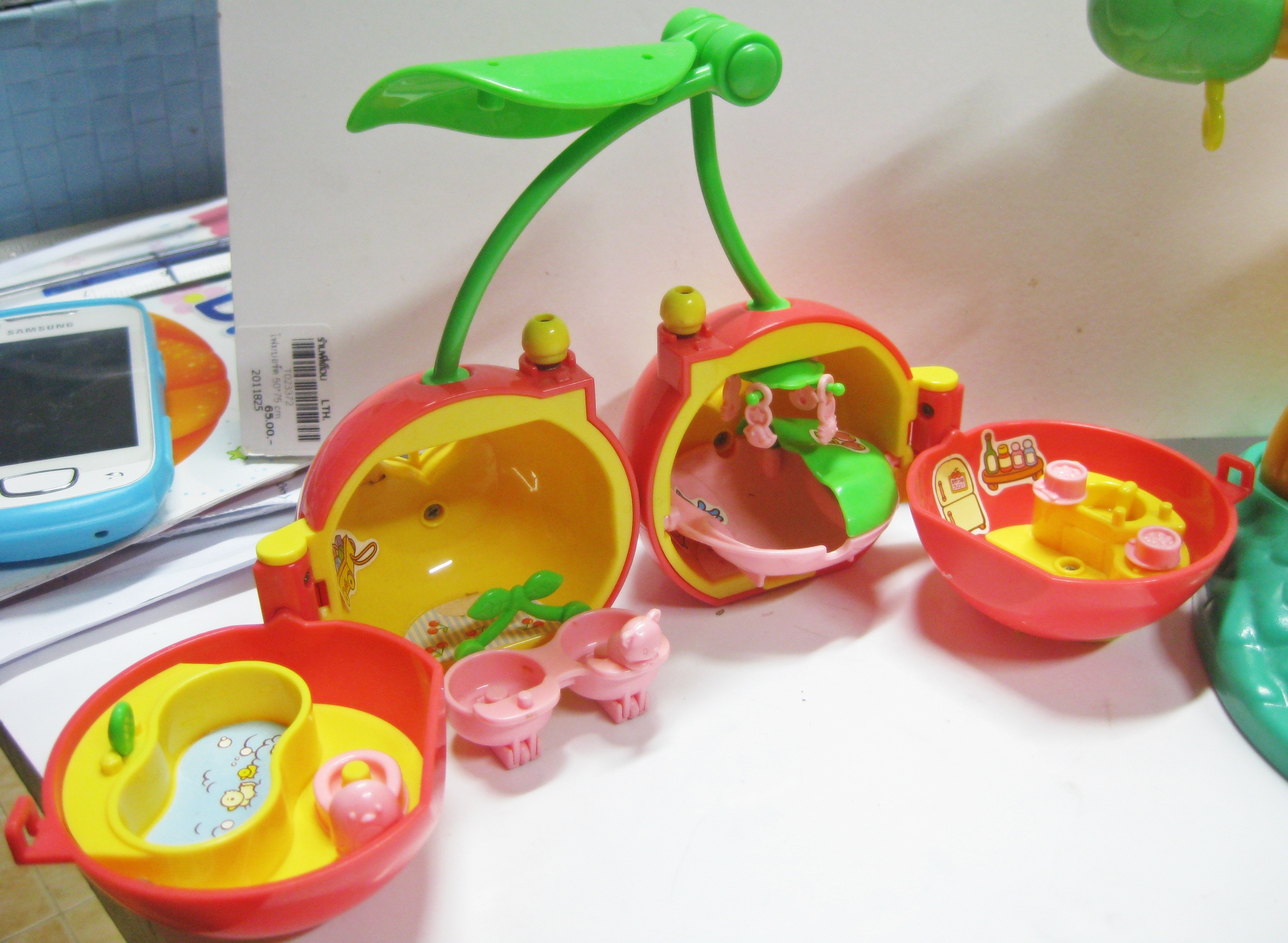 บ้านเชอรี่ จากPolly Pocket