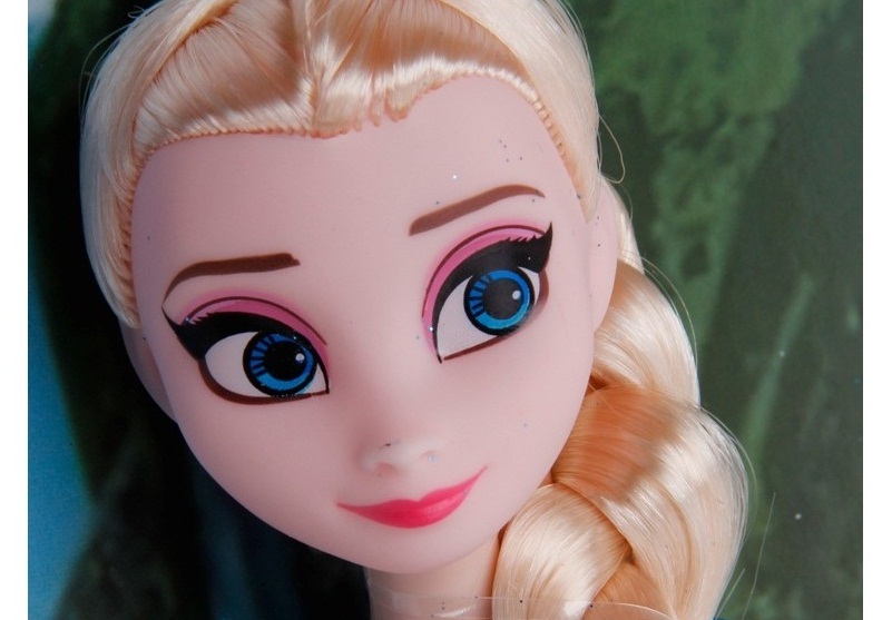 ตุ๊กตาอันนากับเอลซ่า จากfrozen