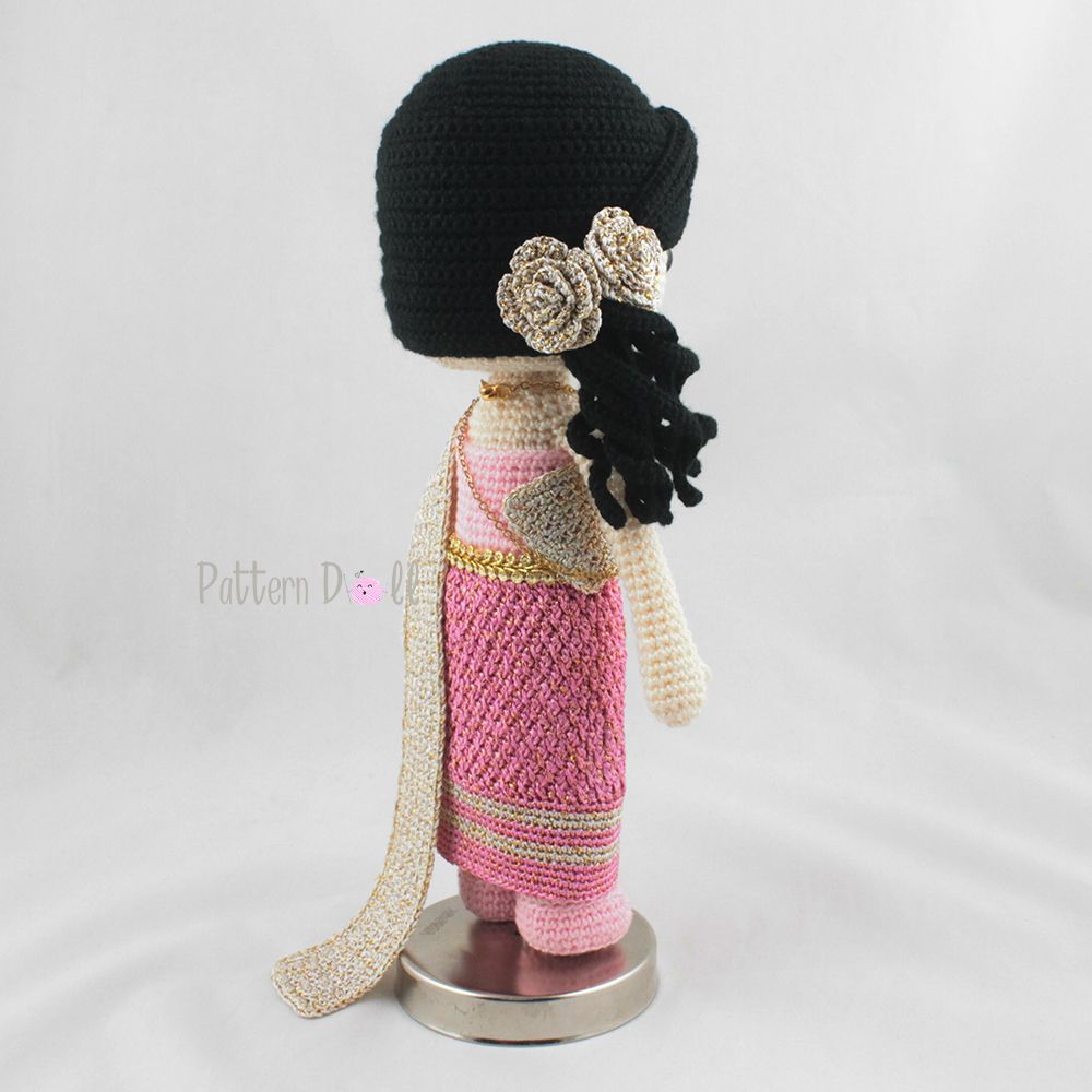 E-book ส่งทาง e-mail แพทเทิร์นตุ๊กตาถักโครเชต์คู่แต่งงานชุดไทย ๑