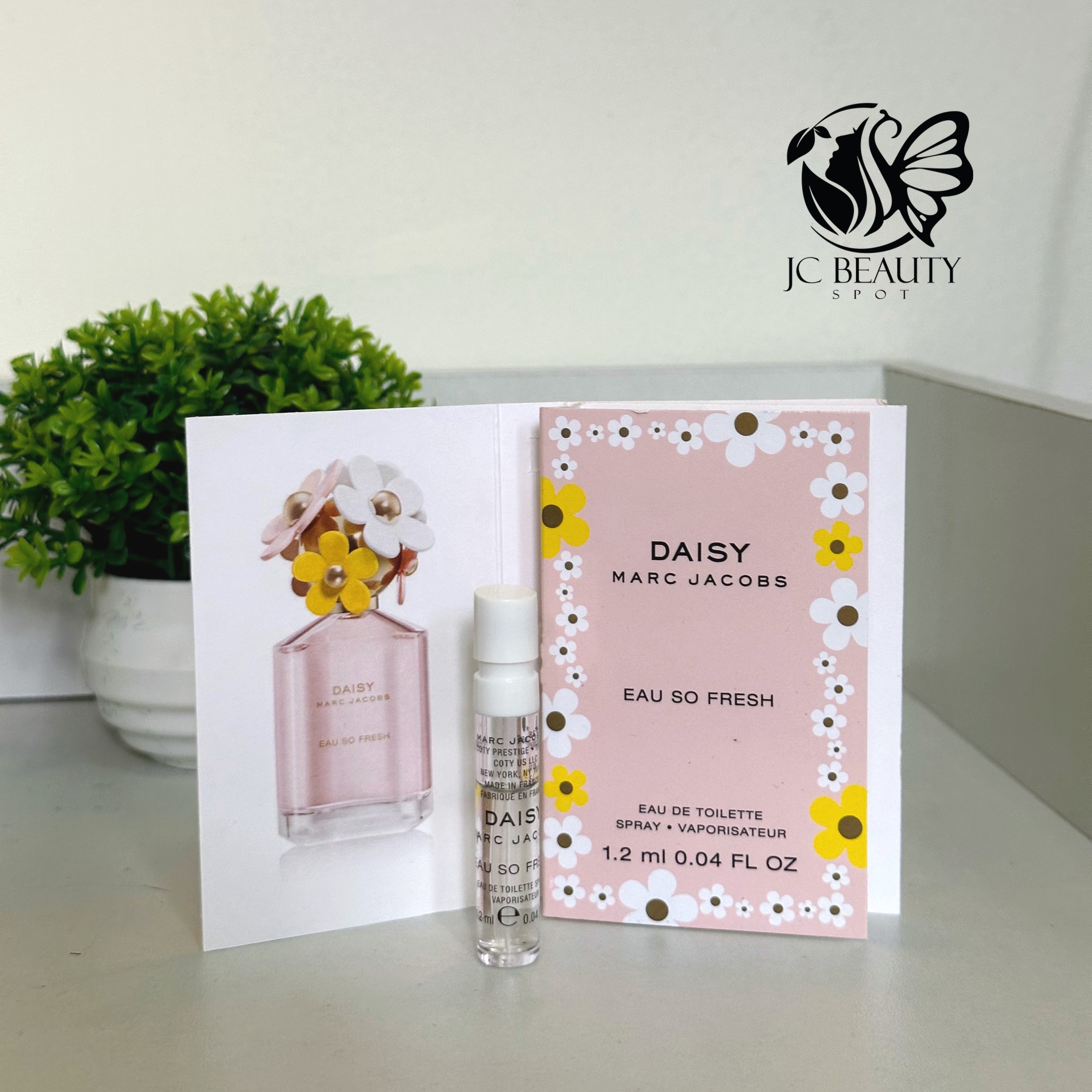 Daisy Eau So Fresh Marc Jacobs EDT for women Spray 1.2ml.