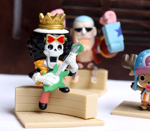 โมเดลวันพีช 9 ตัว ชุดเลี้ยงฉลอง