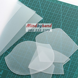 แผ่นพลาสติกแข็ง