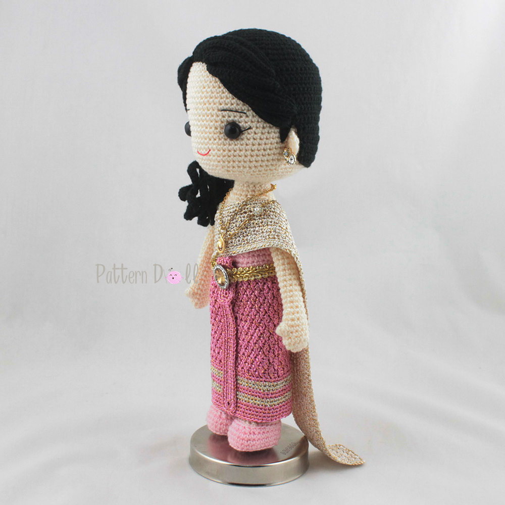 E-book ส่งทาง e-mail แพทเทิร์นตุ๊กตาถักโครเชต์คู่แต่งงานชุดไทย ๑