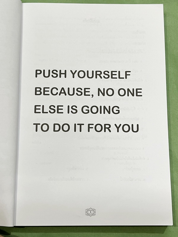 ►สอบเข้าเตรียมอุดม◄ หนังสือ NavigaTriam หนังสือรวมโจทย์เสมือนจริง 5 วิชาหลัก วิทยาศาสตร์ คณิตศาสตร์ ภาษาไทย อังกฤษ สังคม รวมทั้งหมดกว่า 700 ข้อ ด้านหลังมีเฉลยละเอียดครบทุกข้อ หนังสือมีเขียนเล็กน้อย สภาพหนังสือแทบใหม่ หนังสือหายาก ขายเกินราคาปก