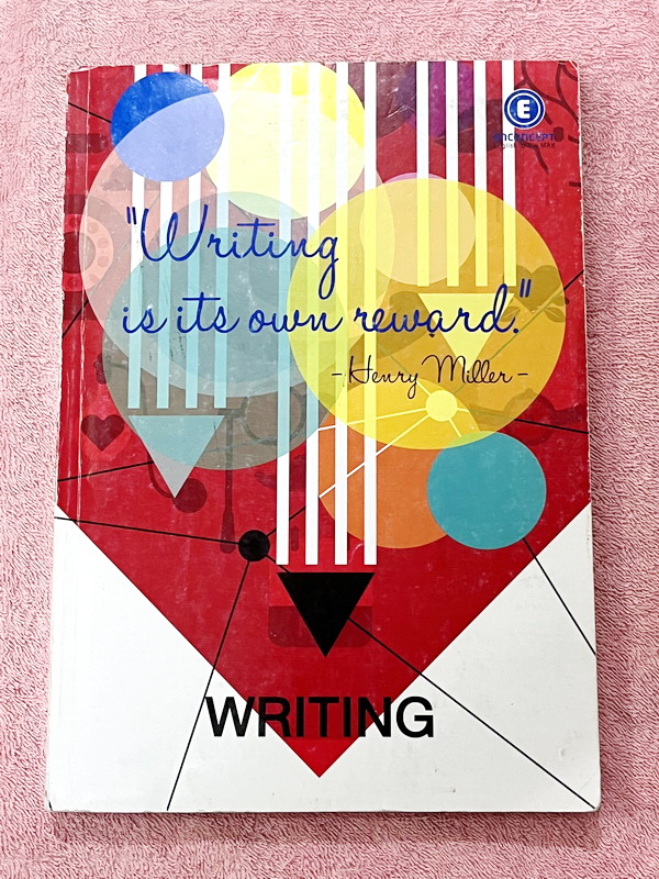 ►ครูพี่แนน Enconcept◄ หนังสือกวดวิชาภาษาอังกฤษคอร์ส Writing มีสรุปเนื้อหาสำคัญในการเขียน Writing ครอบคลุมทั้งในการเขียนบทความสั้นๆระดับ Basic จนถึงระการเขียน Essay / Journal ระดับ Advanced , มีเทคนิค Trick & Tips เยอะมาก มีจุดสำคัญและข้อควรระวังที่ควรจำ จ