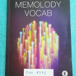 ►ครูพี่แนน เอ็นคอน◄ ENG 8371 หนังสือกวดวิชา ครูพี่แนน คอร์ส Memolody Vocab หนังสือรวมเนื้อเพลงต่างๆของครูพี่แนน Enconcept ซึ่งแบ่งออกเป็นหมวดดังนี้ 1.Inspiration Song 10 เพลง 2.Conversation Songs 12 เพลง 3.Phrasal Verb Songs 8 เพลง 4.Root Songs 19 เพลง 5.