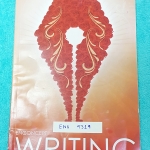 ►ครูพี่แนน Enconcept◄ ENG 9319 คอร์ส Writing มีตัวอย่างการเขียน Essay ตามหัวข้อต่างๆที่อาจารย์กำหนด มี Tips การเขียนบทความภาษาอังกฤษหลาย Tips เป็นคอร์สเพื่อฝึกฝนการเขียนโดยเฉพาะ หนังสือมีขนาด 21*29.5*0.4 ซม