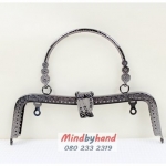 ปากกระเป๋าปิกแป๊ก สีดำเงา ขนาด 7.5 นิ้ว (นิดๆ) มีที่จับ