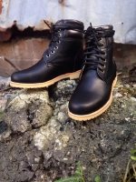 รองเท้าผู้ชาย | รองเท้าแฟชั่นชาย Black Boots หนัง Oiled Pull Up กันน้ำ กันหิมะ กันรอยขูดขีดได้จริง