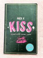 ►สังคมครูป๊อป◄ Kru Pop หนังสือกวดวิชา Hack a Kiss ครูป็อป สรุปเนื้อหาสังคมครบทุกสาระ มีเทคนิคการจำลัดเยอะมาก ครูป็อปอธิบายหลักสำคัญในการตอบคำถามว่า ถ้าเจอคำถามแนวๆนี้ ควรจะตอบคำถามอย่างไรให้ตรงประเด็นที่สุด ,มี Kiss Vocab แปลคำศัพท์สังคมเป็นไทยทำให้เข้าใจ