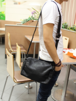 กระเป๋าผู้ชาย | กระเป๋าหนังแฟชั่นชาย กระเป๋าสะพายข้าง แฟชั่นเกาหลี