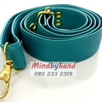 สีฟ้าอมเขียว