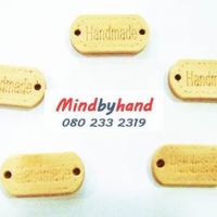 แผ่นป้าย ไม้เลเซอร์ Handmade สีครีม 2.5 ซม. (ถุงละ 4 ชิ้น)