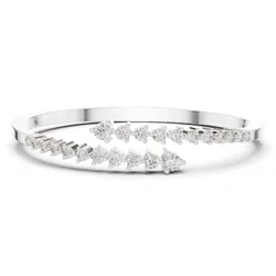 กำไลข้อมือเพชรโมอีส Bypass Style Round Cut Diamond Bracelet Woman