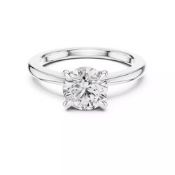 แหวนเพชรโมอีส Solitaire Round Cut Diamond Engagement Ring