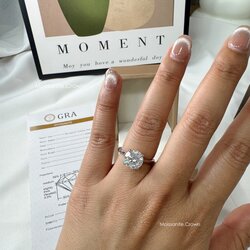 พร้อมส่งฟรี แหวนเพชรโมอีส เงินแท้925 ชุปทองขาว Round Engagement Wedding Ring